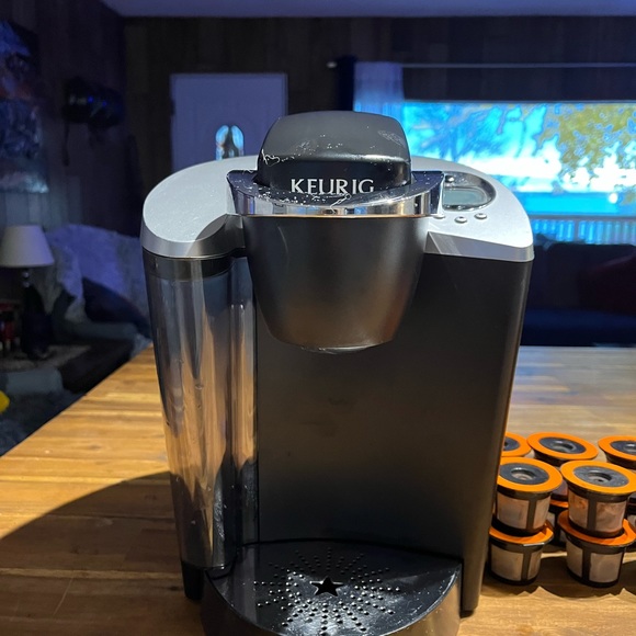 Keurig coffee maker - Picture 2 of 4